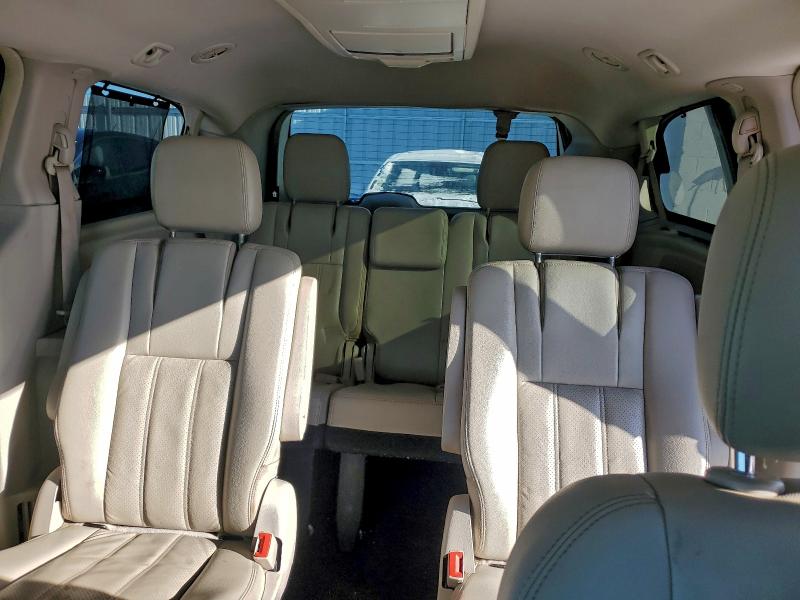 Photo 9 from auction – 2011 CHRYSLER TOWN & COU with VIN 2A4RR8DG6BR633527