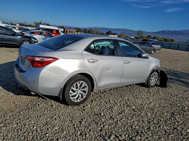 Photo 3 from auction – 2017 TOYOTA COROLLA L with VIN 5YFBURHE1HP678422