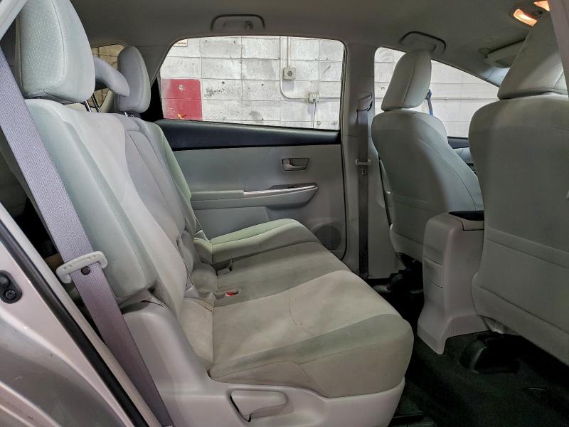Photo 10 from auction – 2013 TOYOTA PRIUS V with VIN JTDZN3EU0D3219938