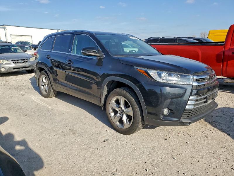 Photo 4 from auction – 2018 TOYOTA HIGHLANDER with VIN 5TDDZRFH9JS824179