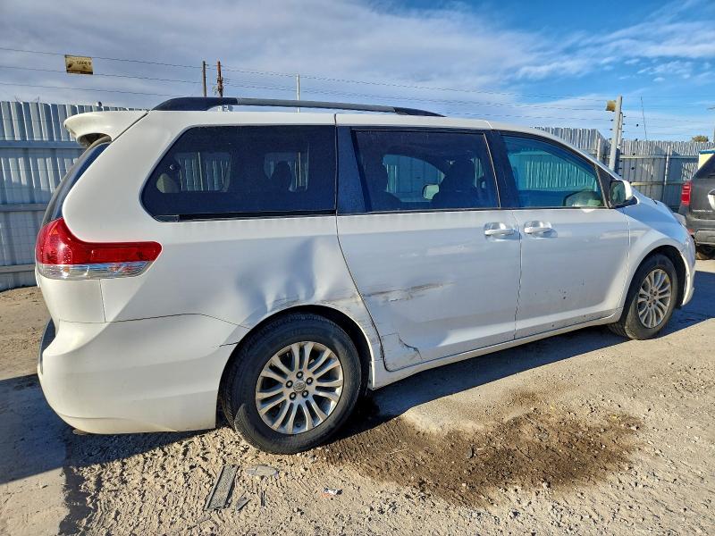 Photo 3 from auction – 2012 TOYOTA SIENNA XLE with VIN 5TDYK3DC3CS207731