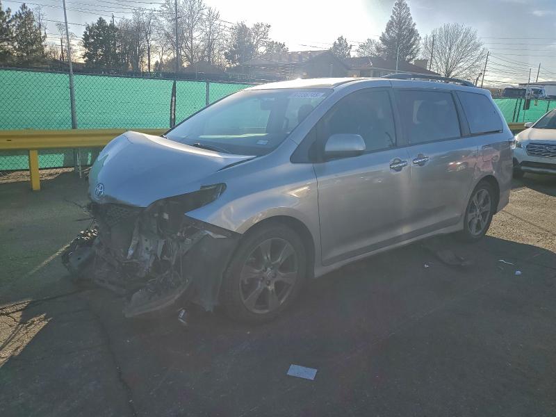 TOYOTA SIENNA SE 2017 with VIN 5TDXZ3DC2HS897650 - Photo from auction