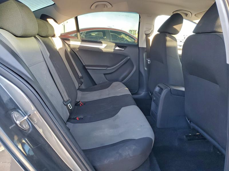 Photo 10 from auction – 2018 VOLKSWAGEN JETTA S with VIN 3VW2B7AJ6JM225070