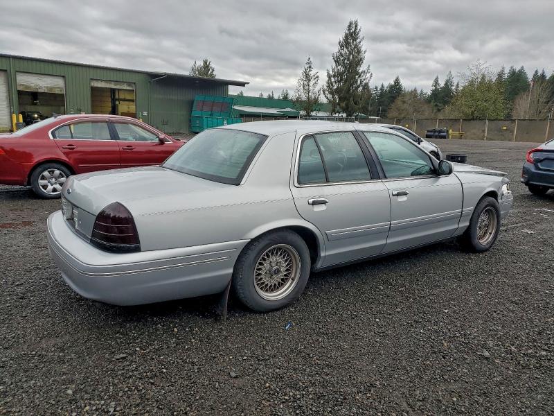 Photo 3 from auction – 2001 FORD CROWN VICT with VIN 2FAFP74W51X165564