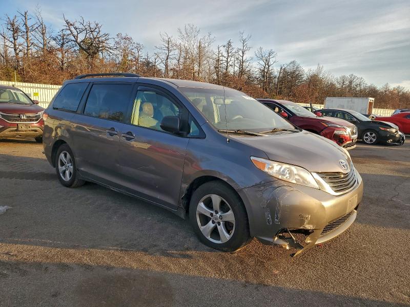 Photo 4 from auction – 2011 TOYOTA SIENNA LE with VIN 5TDKK3DC1BS116493