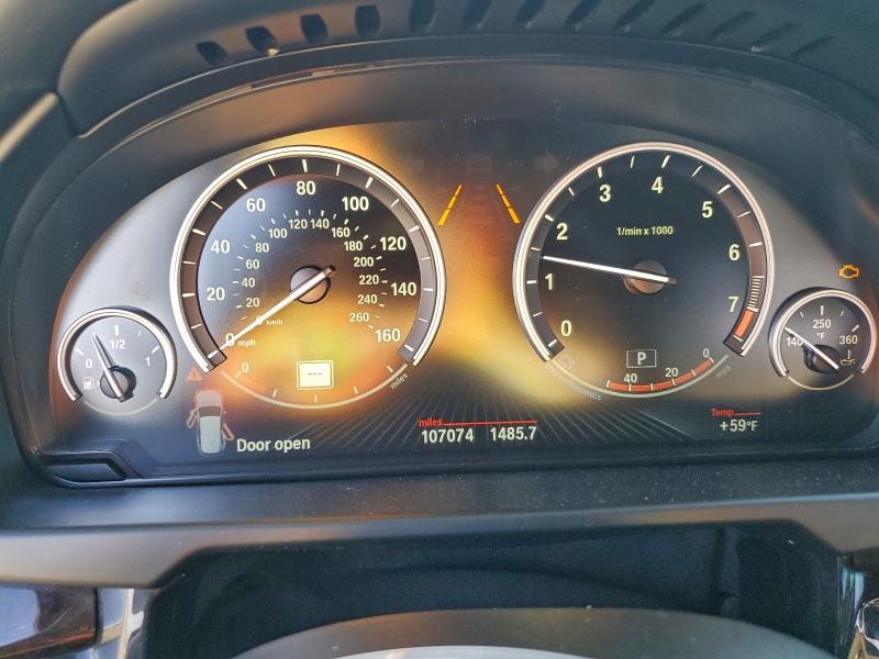 Photo 9 from auction – 2016 BMW X5 XDRIVE5 with VIN 5UXKR6C56G0J81428