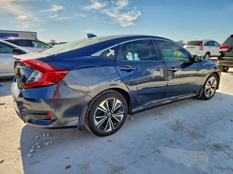 Photo 3 from auction – 2017 HONDA CIVIC EX with VIN 19XFC1F43HE032798