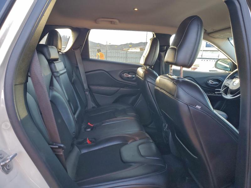 Photo 10 from auction – 2019 JEEP CHEROKEE T with VIN 1C4PJMBX0KD313817