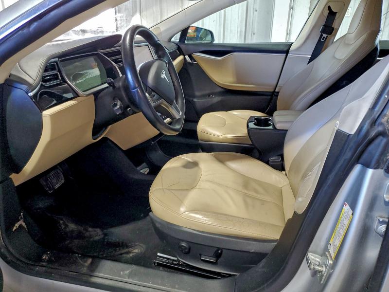 Photo 7 from auction – 2014 TESLA MODEL S with VIN 5YJSA1S18EFP33231