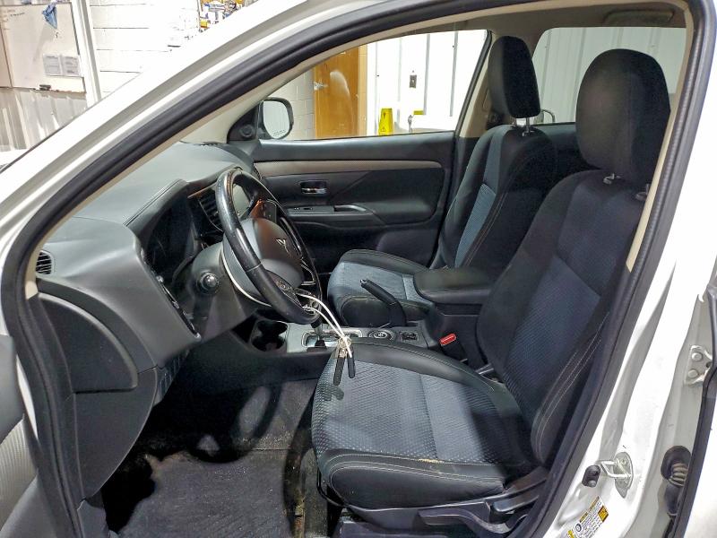 Photo 7 from auction – 2016 MITSUBISHI OUTLANDER with VIN JA4AZ3A34GZ034964