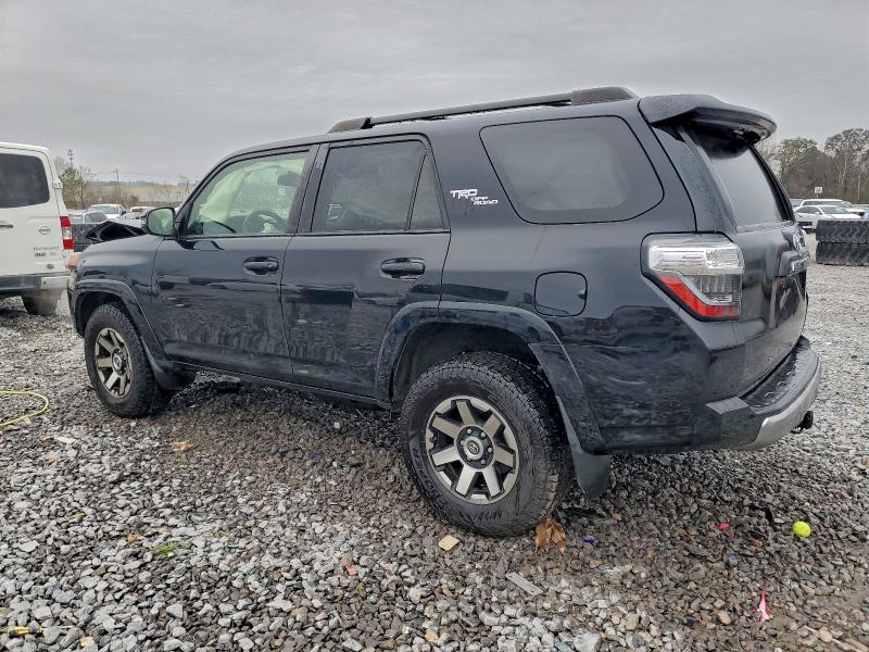 Photo 2 from auction – 2020 TOYOTA 4RUNNER SR with VIN JTEBU5JR9L5800600