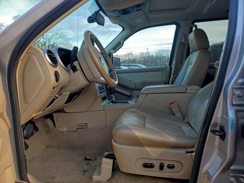 Photo 7 from auction – 2006 MERCURY MOUNTAINEE with VIN 4M2EU48856UJ20142