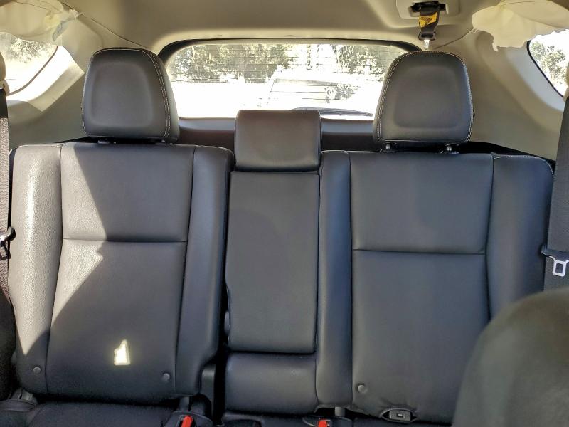 Photo 10 from auction – 2016 TOYOTA RAV4 LIMIT with VIN JTMYFREV7GJ066091