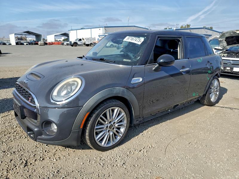 MINI COOPER S 2015 مع رقم تعريف المركبة WMWXU3C53F2B59426 - صورة من المزاد