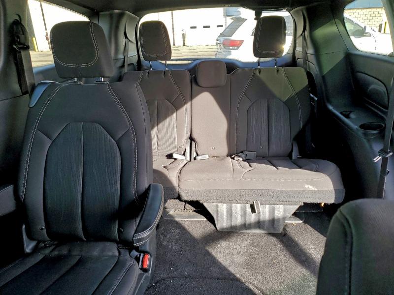 Photo 10 from auction – 2018 CHRYSLER PACIFICA T with VIN 2C4RC1FG5JR365502