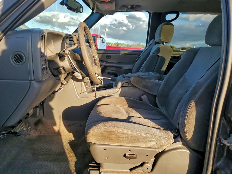 Photo 7 from auction – 2004 CHEVROLET SILVERADO with VIN 1GCGC23U64F218317
