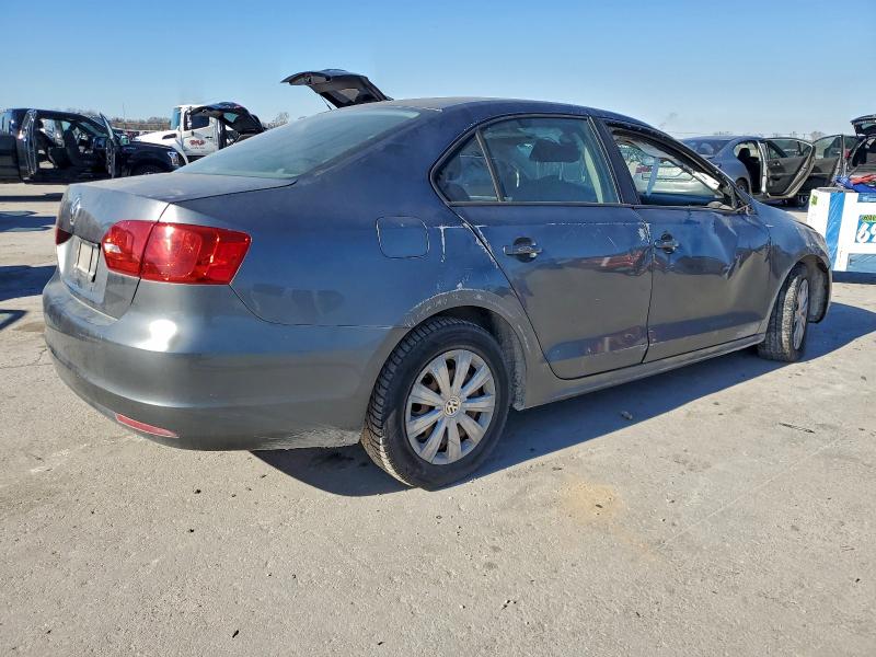 Photo 3 from auction – 2014 VOLKSWAGEN JETTA BASE with VIN 3VW2K7AJXEM254710