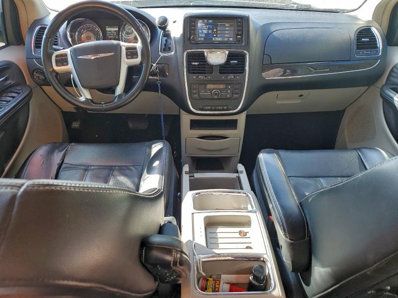 Photo 8 from auction – 2014 CHRYSLER TOWN & COU with VIN 2C4RC1BG0ER358260