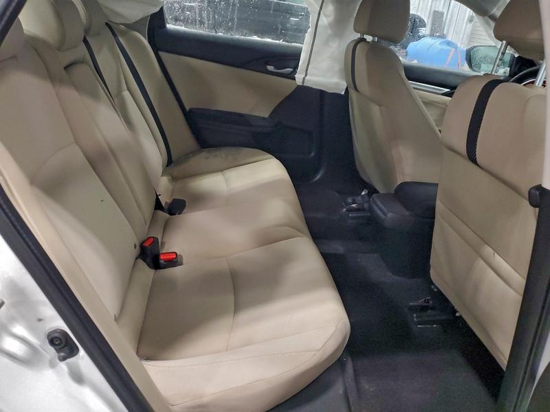 Photo 10 from auction – 2018 HONDA CIVIC with VIN 19XFC2F72JE035553