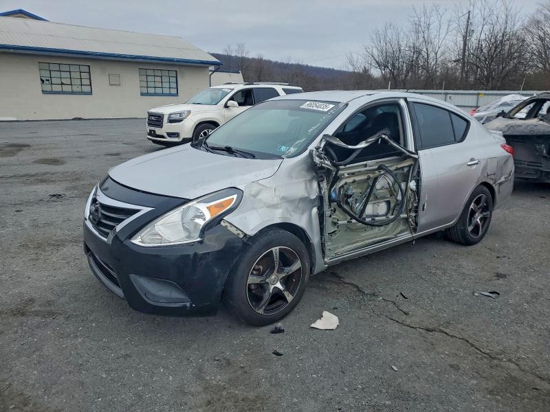 NISSAN VERSA S 2016 with VIN 3N1CN7AP1GL890091 - Photo from auction