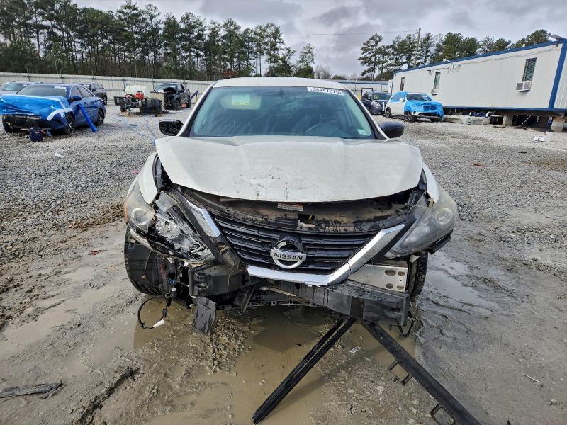 Photo 5 from auction – 2017 NISSAN ALTIMA with VIN 1N4AL3AP1HC220952