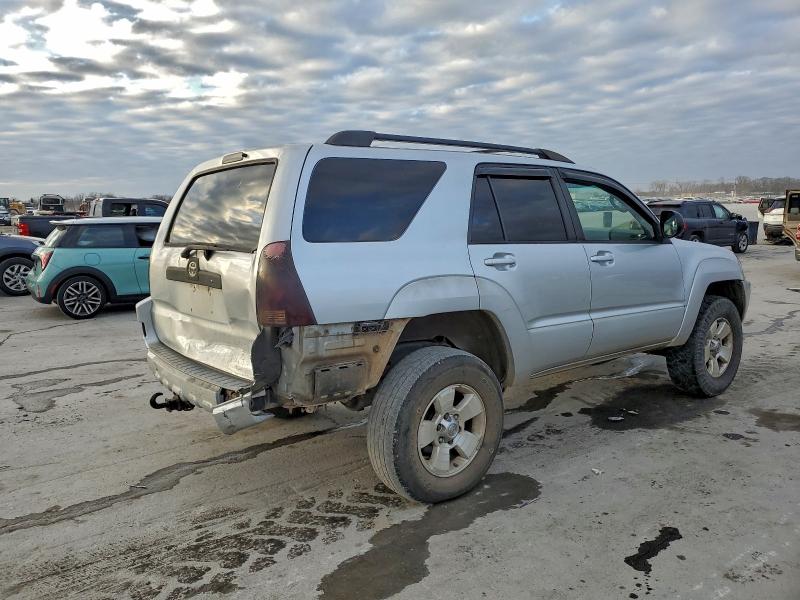 Photo 3 from auction – 2004 TOYOTA 4RUNNER SR with VIN JTEBU14R440028168