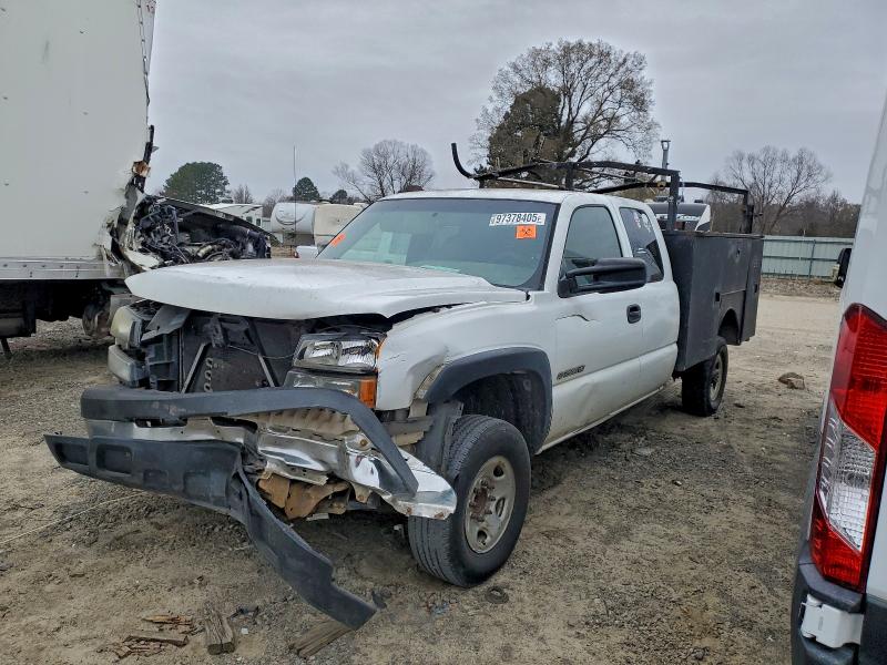 Photo 2 from auction – 2006 CHEVROLET SILVERADO with VIN 1GCHC29U06E219550