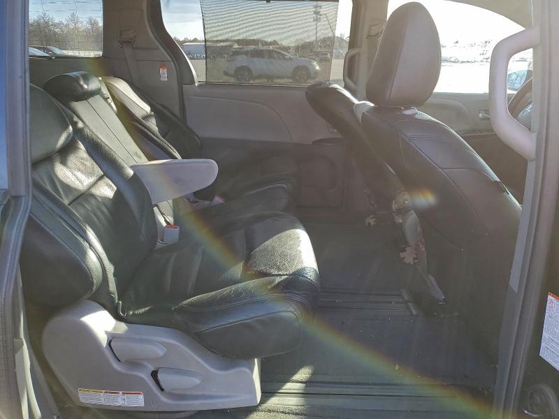 Zdjęcie 11 z aukcji – 2017 TOYOTA SIENNA LE z VIN 5TDKZ3DC3HS779181