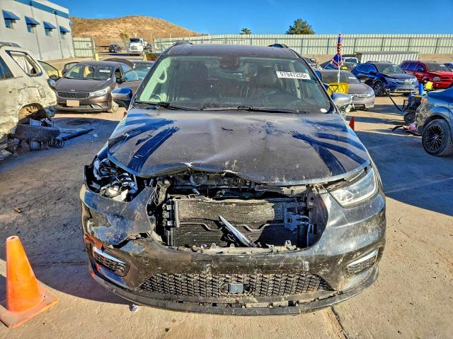 Photo 5 from auction – 2023 CHRYSLER PACIFICA L with VIN 2C4RC1GG1PR581399