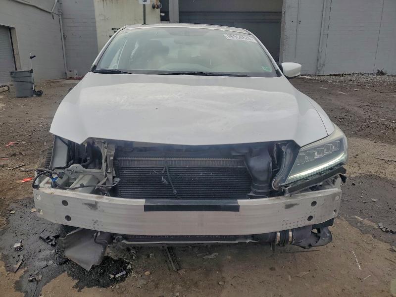 Photo 5 from auction – 2016 ACURA ILX PREMIU with VIN 19UDE2F85GA021198