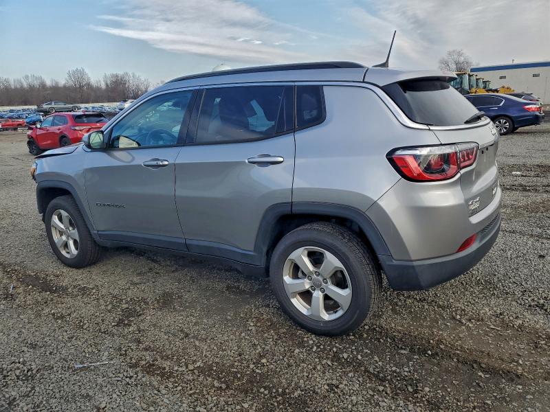 Фото 2 с аукциона – 2019 JEEP COMPASS LA с VIN 3C4NJDBB5KT847059