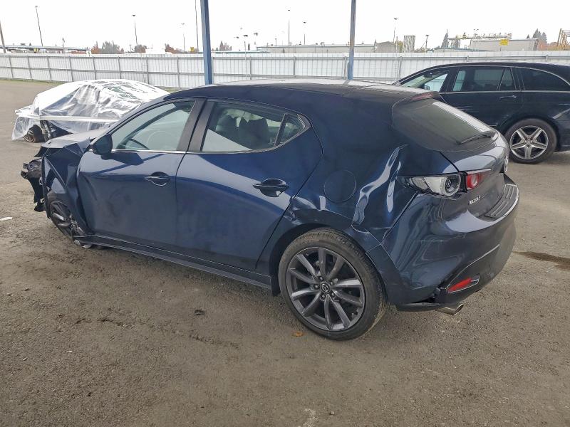 Фото 2 с аукциона – 2019 MAZDA 3 с VIN JM1BPAJM1K1136467
