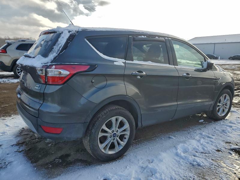 Photo 3 from auction – 2017 FORD ESCAPE SE with VIN 1FMCU9GD8HUC62475