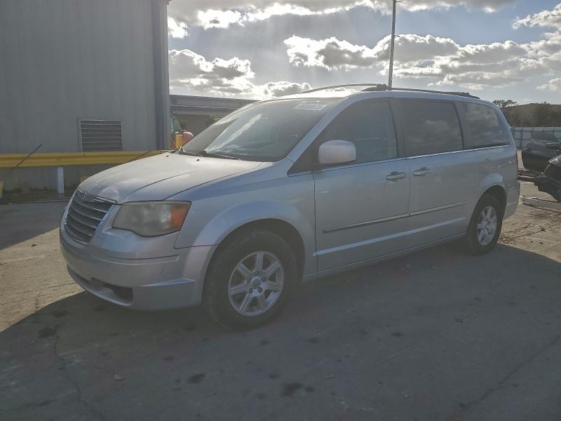 Photo 1 from auction – 2010 CHRYSLER TOWN & COU with VIN 2A4RR5D17AR391369