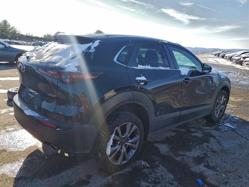 Фото 3 с аукциона – 2021 MAZDA CX-30 PREF с VIN 3MVDMBCL0MM201552