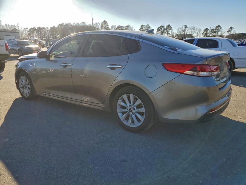 Photo 2 from auction – 2018 KIA OPTIMA LX with VIN 5XXGT4L33JG252280