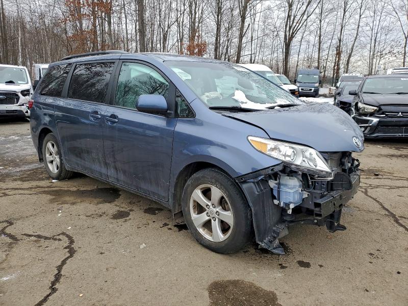 Photo 4 from auction – 2017 TOYOTA SIENNA LE with VIN 5TDKZ3DC8HS876084