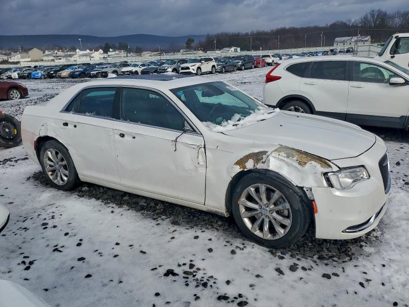 Фото 4 с аукциона – 2015 CHRYSLER 300C с VIN 2C3CCAKGXFH876510