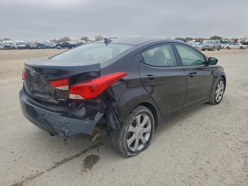 Photo 3 from auction – 2011 HYUNDAI ELANTRA with VIN 5NPDH4AE4BH013075