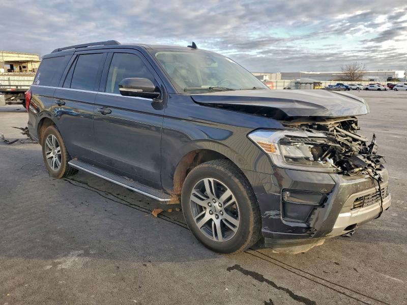 Photo 4 from auction – 2023 FORD EXPEDITION with VIN 1FMJU1J86PEA06865