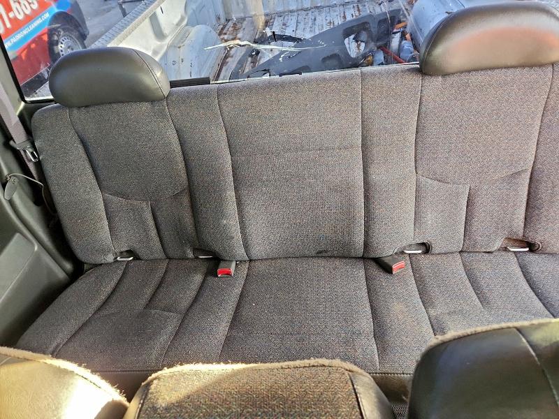 Photo 10 from auction – 2005 CHEVROLET SILVERADO with VIN 1GCEC19T85E283595