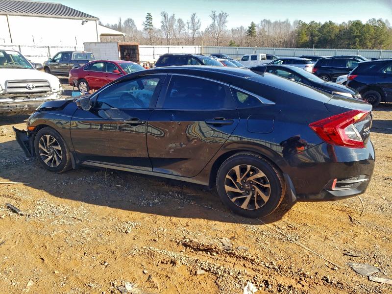 Photo 2 from auction – 2018 HONDA CIVIC EX with VIN 19XFC2F77JE001351