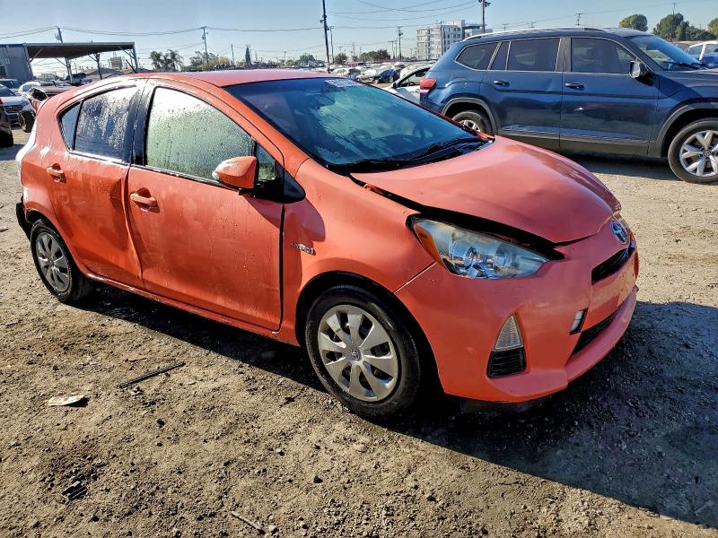 Photo 4 from auction – 2013 TOYOTA PRIUS C with VIN JTDKDTB33D1052227