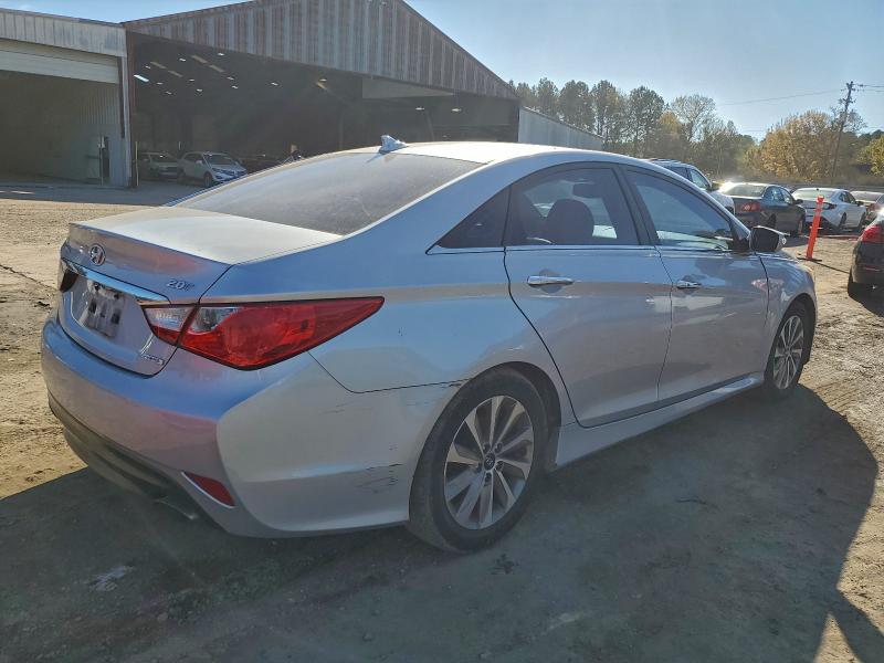 Photo 3 from auction – 2014 HYUNDAI SONATA SE with VIN 5NPEC4AB6EH877820