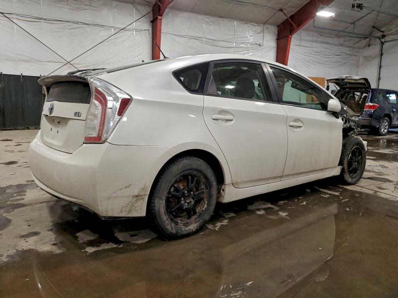Photo 3 from auction – 2015 TOYOTA PRIUS with VIN JTDKN3DU9F0447735