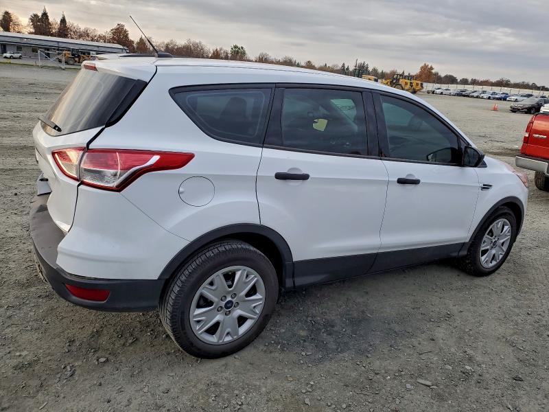 Photo 3 from auction – 2015 FORD ESCAPE S with VIN 1FMCU0F74FUB20113