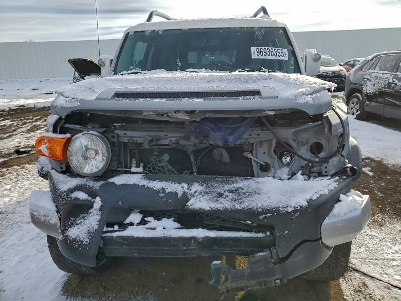 Photo 5 from auction – 2014 TOYOTA FJ CRUISER with VIN JTEBU4BF2EK205641