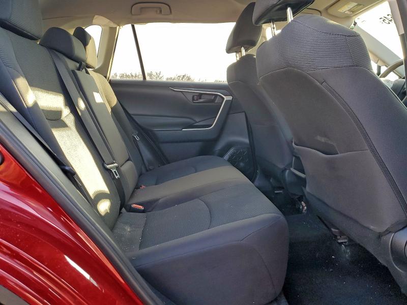 Photo 11 from auction – 2021 TOYOTA RAV4 LE with VIN 2T3F1RFV4MW235016