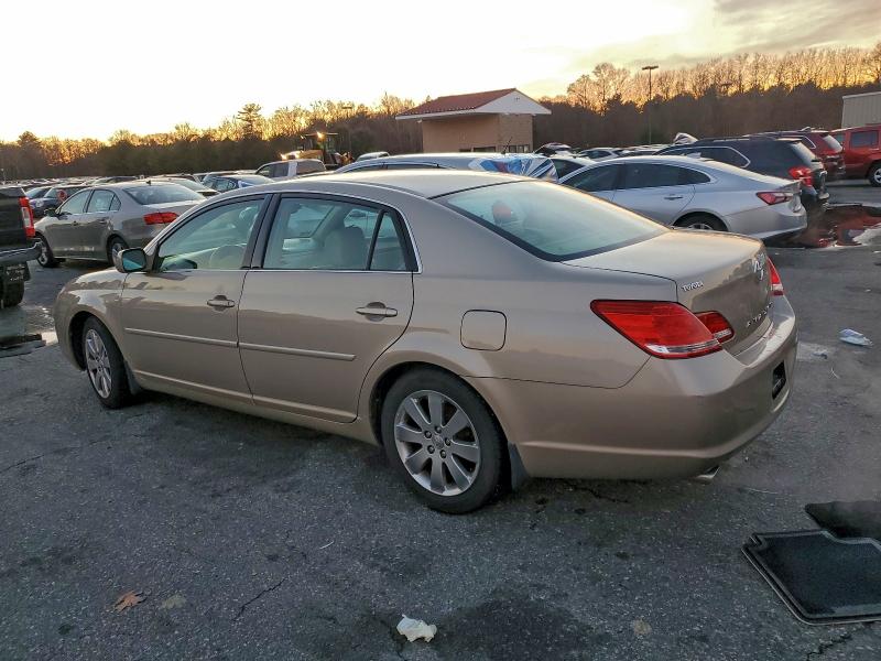 Photo 2 from auction – 2005 TOYOTA AVALON XL with VIN 4T1BK36B95U004024