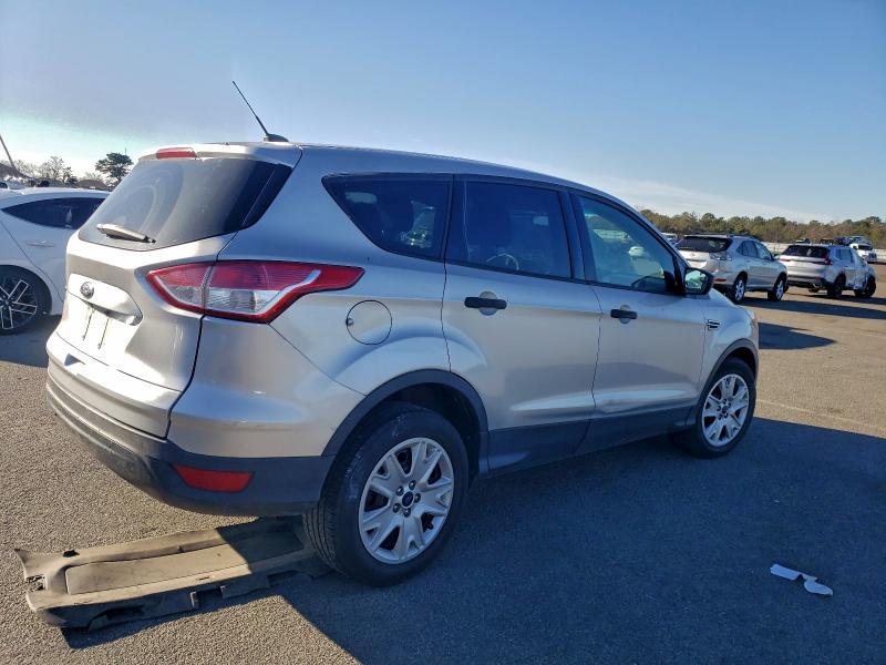 Photo 3 from auction – 2014 FORD ESCAPE S with VIN 1FMCU0F78EUC02201
